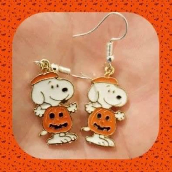 COPY - New Adorable Great Pumpkin ๐ Charlie Brown Snoopy Halloween Earrings - Picture 4 of 6